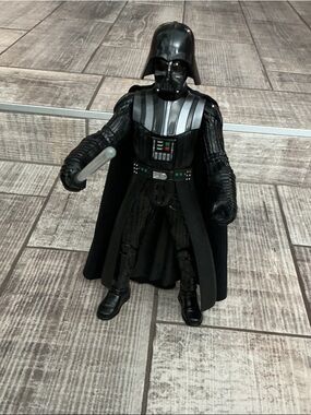 Star Wars Darth Vader Action Figure LIGHTS AND SOUNDS